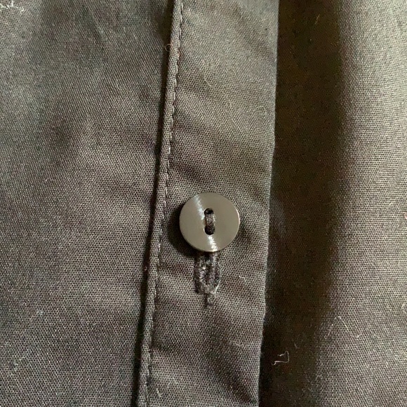 Worthington Sleeveless Button Down - Picture 5 of 8